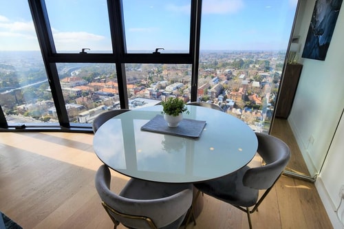 Sky-high South Yarra luxury 2 bed sleeping up to 4 8 Holiday Rentals Australia