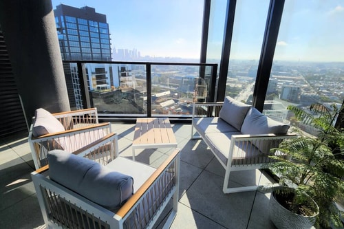 Sky-high South Yarra luxury 2 bed sleeping up to 4 22 Holiday Rentals Australia