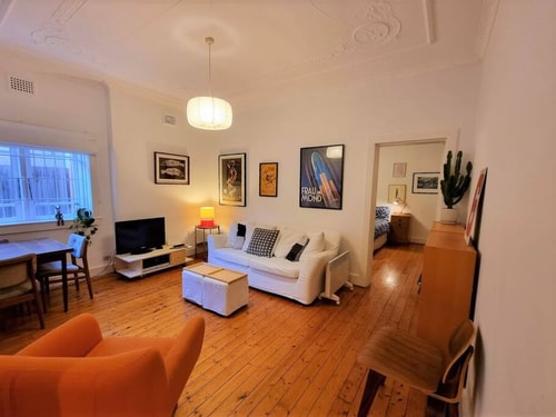 Classic Bondi 1 bed a few steps from the beach 5 Holiday Rentals Australia