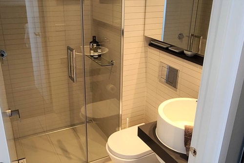 Park, beach & lake views from 1 bed Exec Penthouse 14 Holiday Rentals Australia