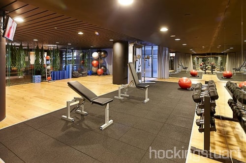 Park, beach & lake views from 1 bed Exec Penthouse 26 Holiday Rentals Australia