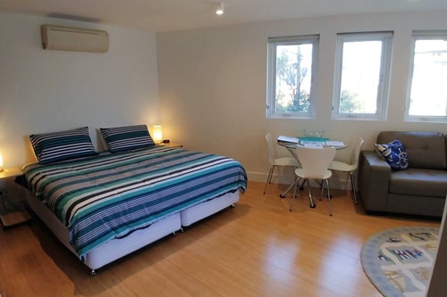 Spacious Studio Surrounded By Great Views 5 Holiday Rentals Australia