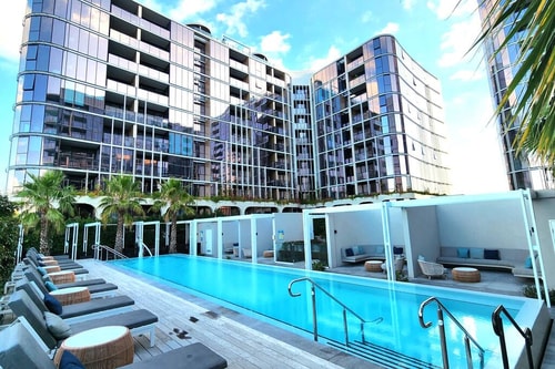 Resort-style Exec 1 Bed w. study in Port Melbourne 29 Holiday Rentals Australia