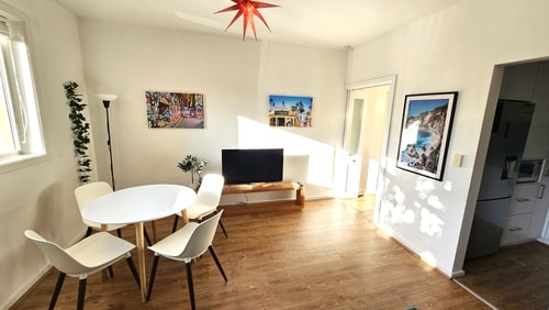 Chic central St Kilda 2 bed 8 mins walk to beach 15 Holiday Rentals Australia