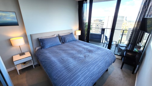 Park, beach & lake views from 1 bed Exec Penthouse 11 Holiday Rentals Australia