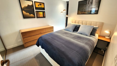 Resort-style Exec 1 Bed w. study in Port Melbourne 2 Holiday Rentals Australia