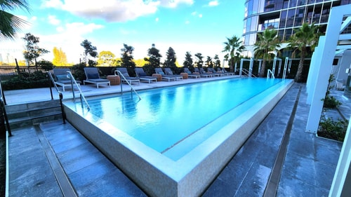 Resort-style Exec 1 Bed w. study in Port Melbourne 28 Holiday Rentals Australia