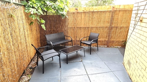 Chic central St Kilda 2 bed 8 mins walk to beach 2 Holiday Rentals Australia