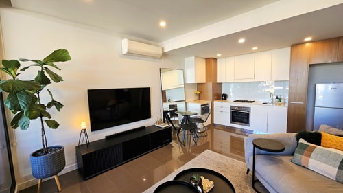 LUXE Waterloo 1 bed with parking, gym & pool 6 Holiday Rentals Australia