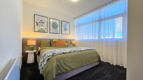 LUXE Waterloo 1 bed with parking, gym & pool 2 Holiday Rentals Australia