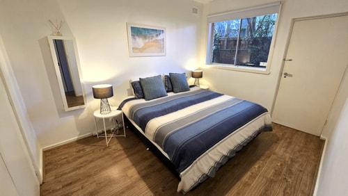 Chic central St Kilda 2 bed 8 mins walk to beach 14 Holiday Rentals Australia