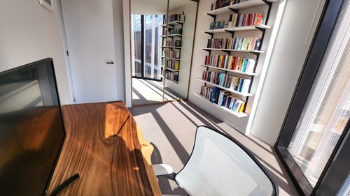 Resort-style Exec 1 Bed w. study in Port Melbourne 13 Holiday Rentals Australia