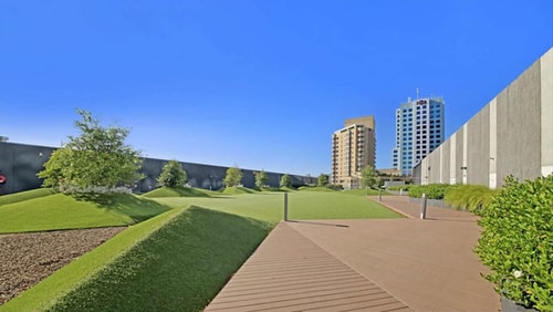 Sky-high South Yarra luxury 2 bed sleeping up to 4 30 Holiday Rentals Australia