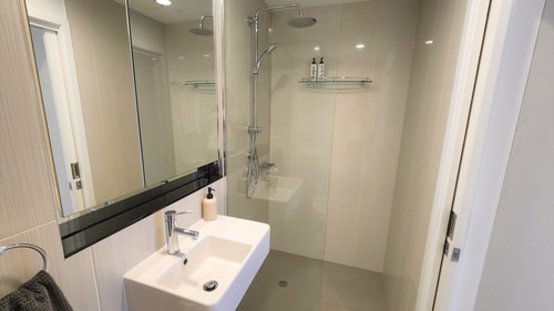 Sky-high South Yarra luxury 2 bed sleeping up to 4 18 Holiday Rentals Australia
