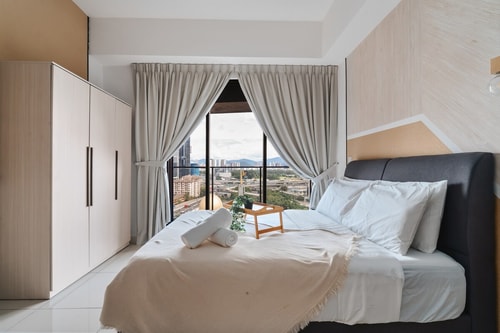 Cozy Studio @ Continew |Near TRX + Wi-Fi + Carpark