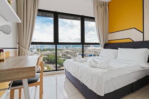 Narrow Nest 2BR Continew Residence Wi-Fi + Netflix