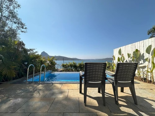 Lakefront Loft 2 Private Pool by Tranquil Stays 8 thetranquilstays.com