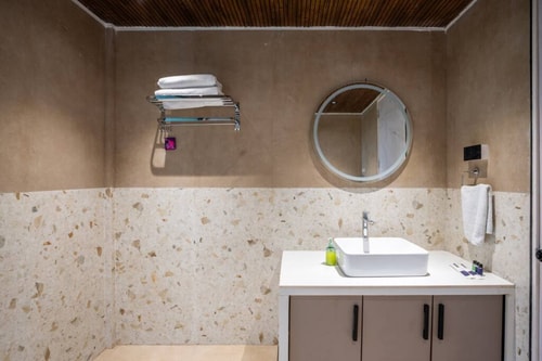 Canopy Cabin with Private Lawn by Tranquil Stays 5 thetranquilstays.com