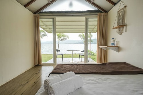 Lakefront Cabin 5 by Tranquil Stays 11 thetranquilstays.com