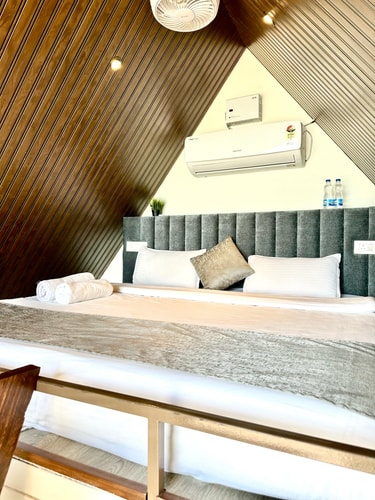 Lakefront Loft 1 Private Pool by Tranquil Stays 15 thetranquilstays.com