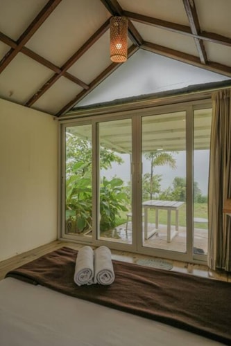 Lakefront Non AC Cabin 2 by Tranquil Stays 27 thetranquilstays.com