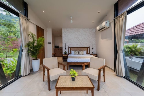 Canopy Cabin with Jacuzzi by Tranquil Stays 9 thetranquilstays.com