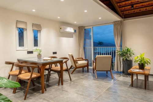 Lakefront Container with Jacuzzi by Tranquil Stays 13 thetranquilstays.com