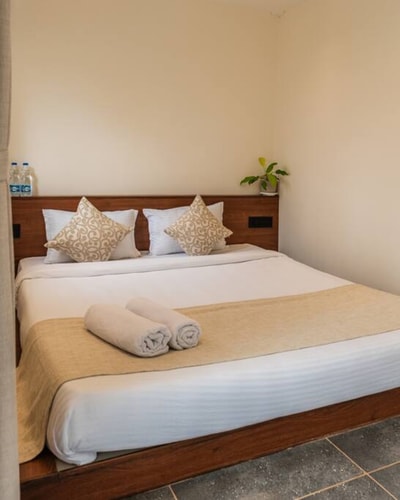 Lakefront Container with Jacuzzi by Tranquil Stays 6 thetranquilstays.com