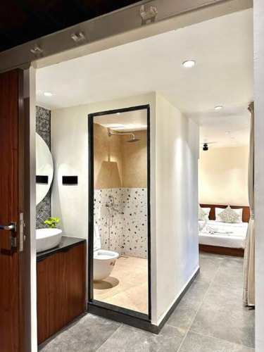 Lakefront Container with Pool by Tranquil Stays 36 thetranquilstays.com