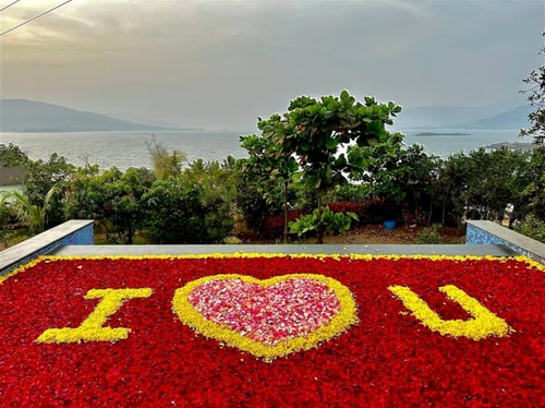 Lakefront Container with Pool by Tranquil Stays 22 thetranquilstays.com