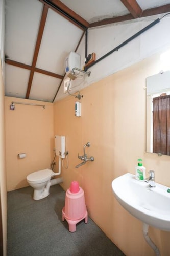 Lakefront Cabin 5 by Tranquil Stays 8 thetranquilstays.com