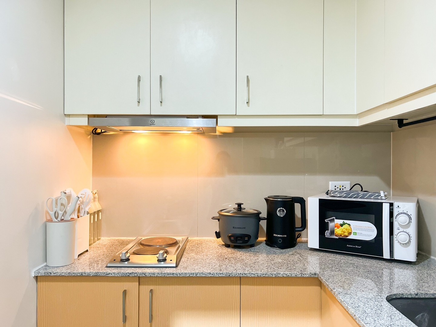 Prime BGC 1BR Near Grand Hyatt & Malls #upt215e 14 Chillhive Staycation