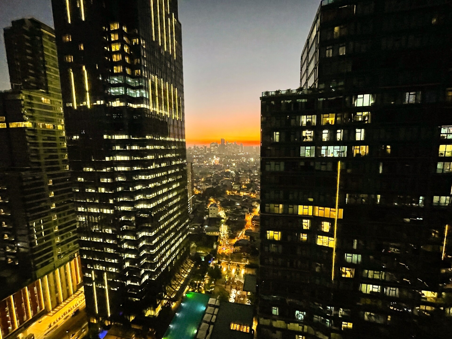 Best BGC Condo Near Uptown Area #oursw30b2 23 Chillhive Staycation