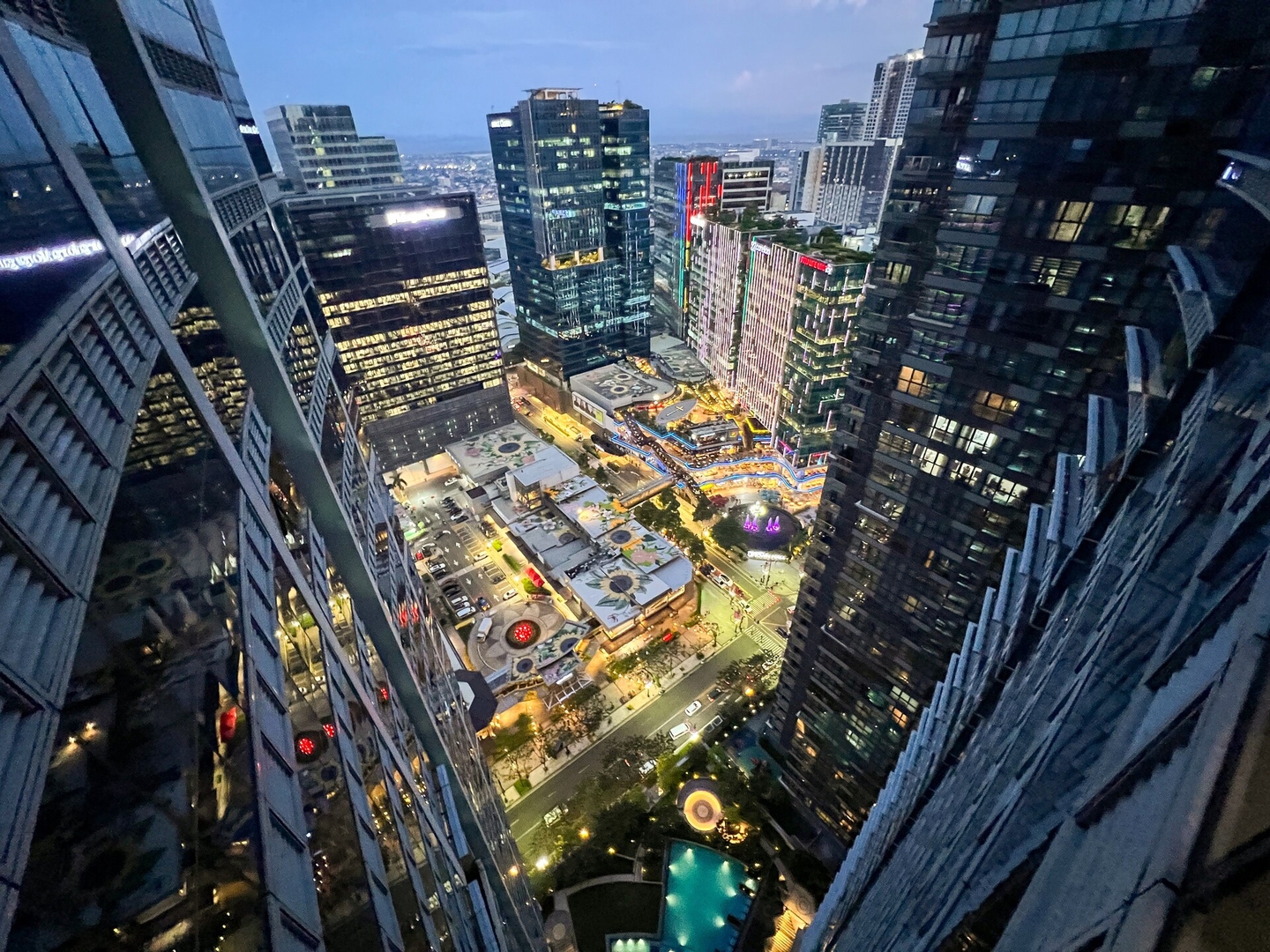 Prime Uptown BGC | Stylish 1BR Getaway #upt1 35j 3 Chillhive Staycation