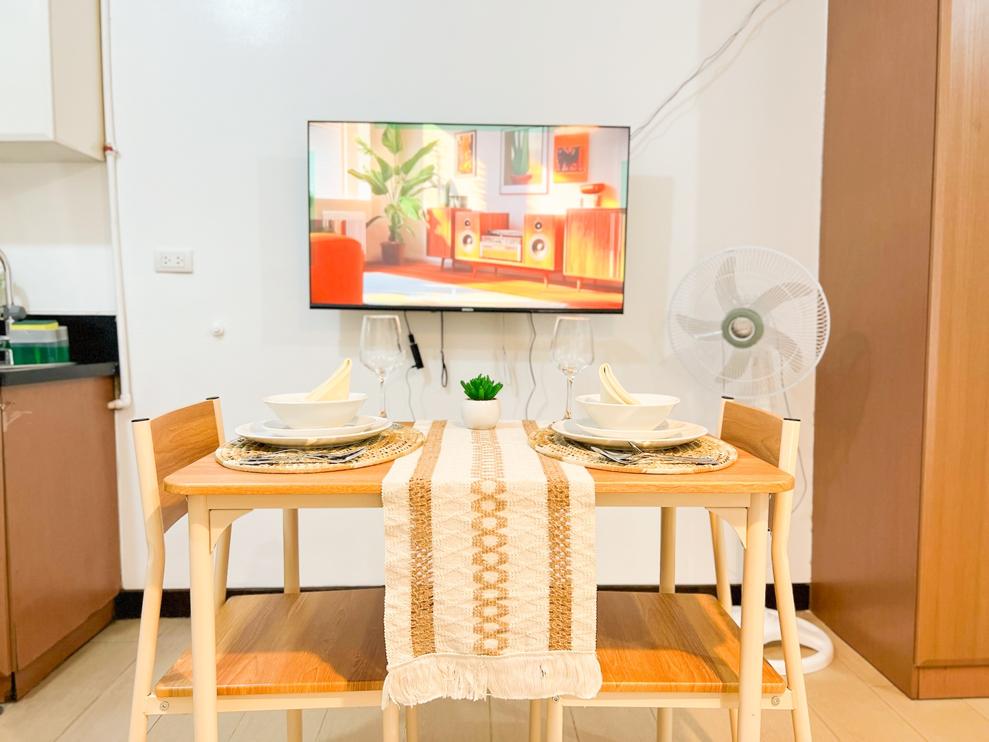 BGC Luxury, Venice Grand Canal Mall #vlrtc27c 19 Chillhive Staycation