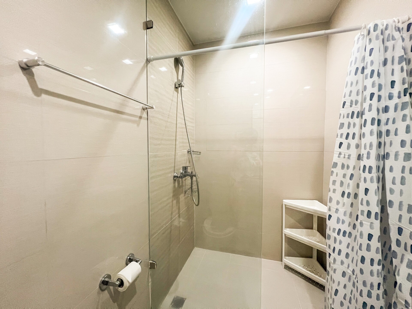 Prime 1BR Condo in the Heart of BGC #upt12j 19 Chillhive Staycation