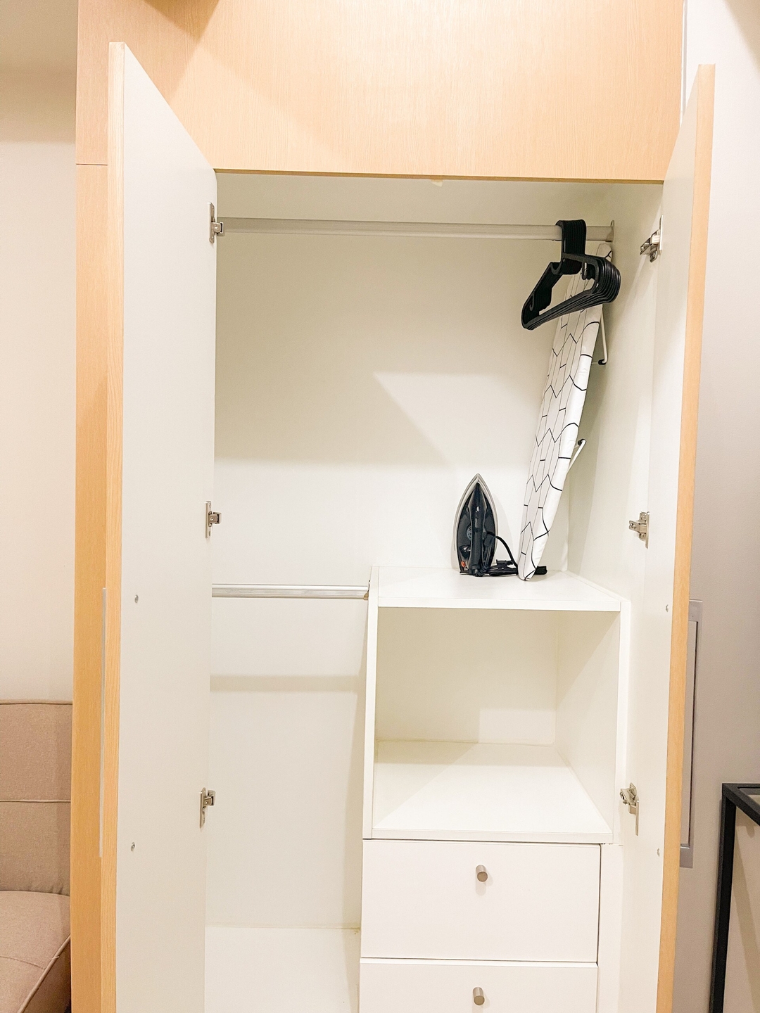 Stylish BGC Condo by Grand Hyatt #upt16k 26 Chillhive Staycation