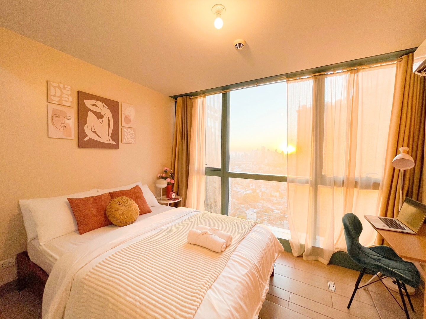 Best BGC Condo Near Uptown Area #oursw30b2 0 Chillhive Staycation