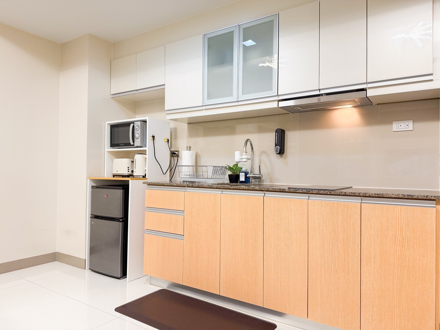 Luxe Condo in the Heart of Uptown BGC #oursw20g 18 Chillhive Staycation