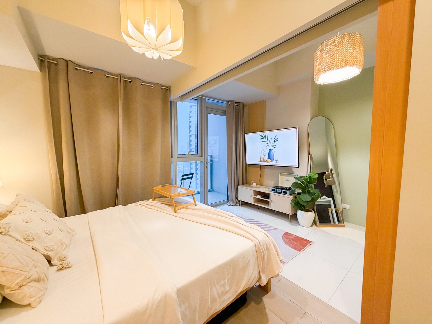 Chic 1BR Condo in Uptown BGC near Hyatt #UPT226Q 16 Chillhive Staycation