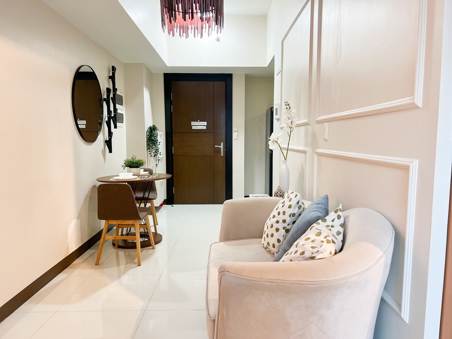 Stylish 1BR in BGC Uptown & Mitsukoshi #UPT126D 8 Chillhive Staycation