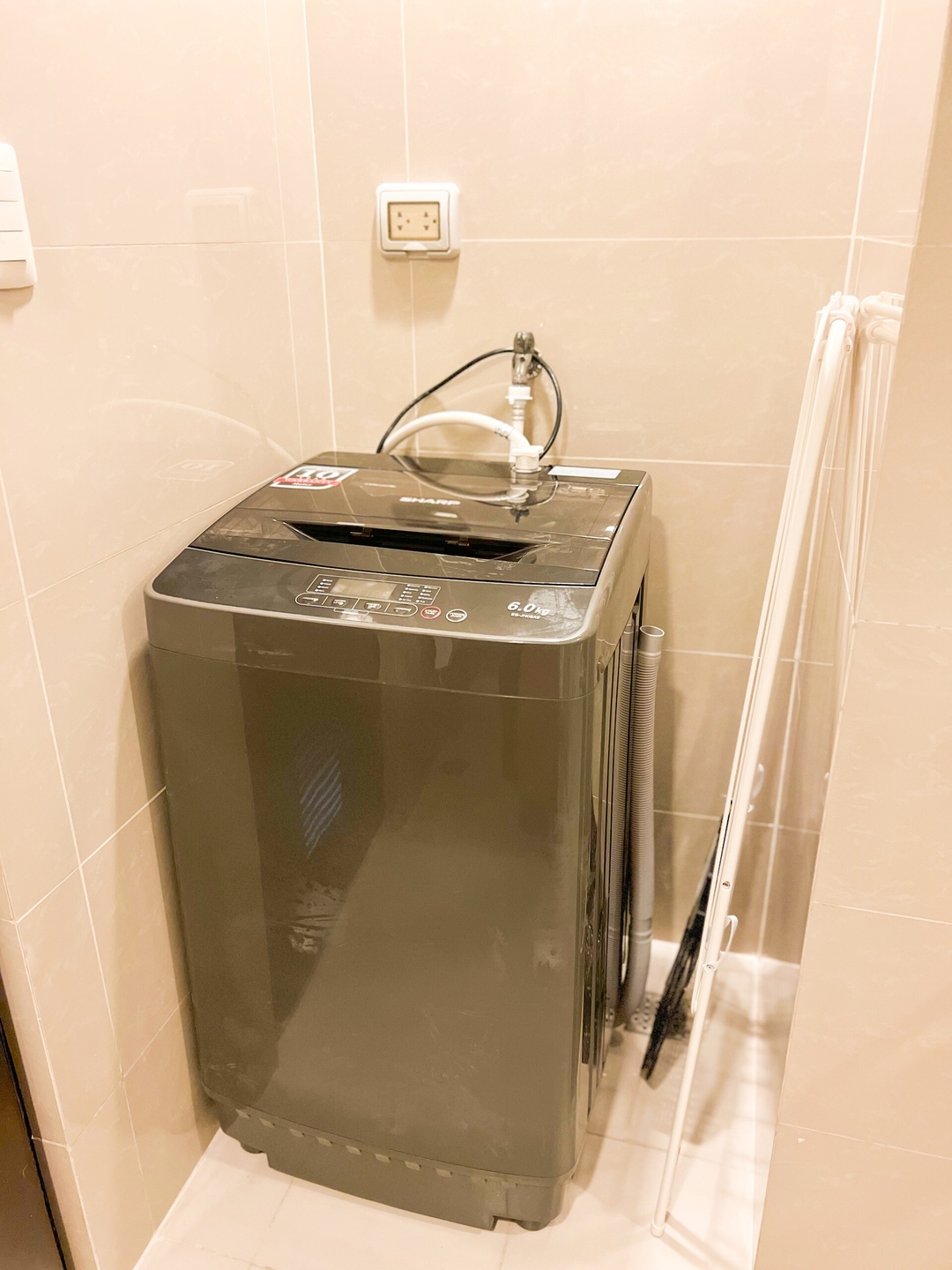 Stylish BGC Condo by Grand Hyatt #upt16k 22 Chillhive Staycation
