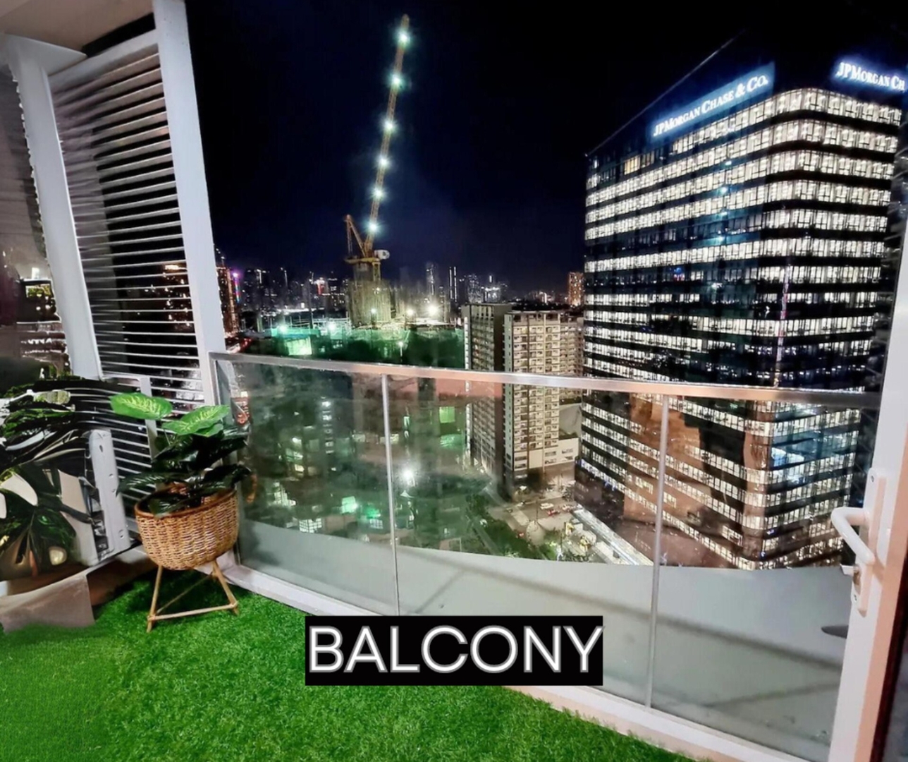 Chic 1BR Condo in Prime BGC Spot #upt220q 0 Chillhive Staycation