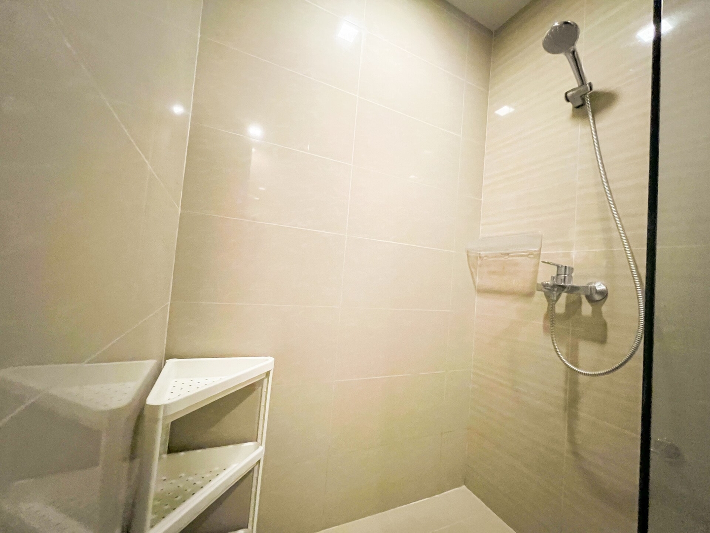Stylish 1BR Prime BGC Uptown near Hyatt #upt119c 25 Chillhive Staycation