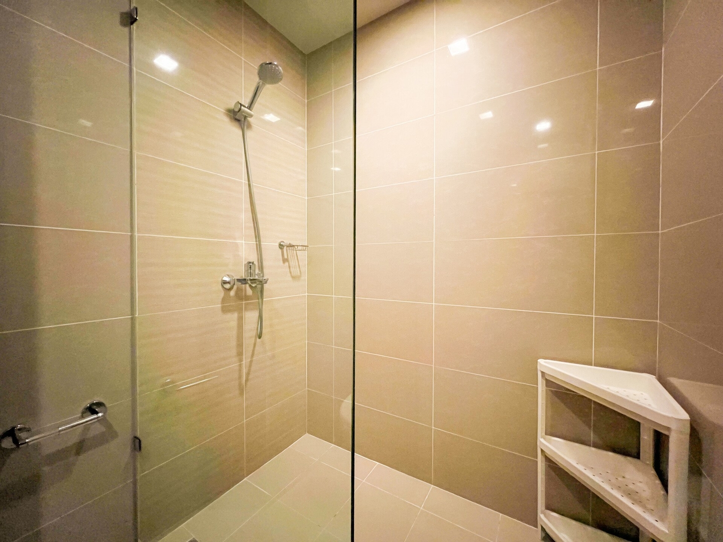 Prime Uptown BGC | Stylish 1BR Getaway #upt1 35j 19 Chillhive Staycation