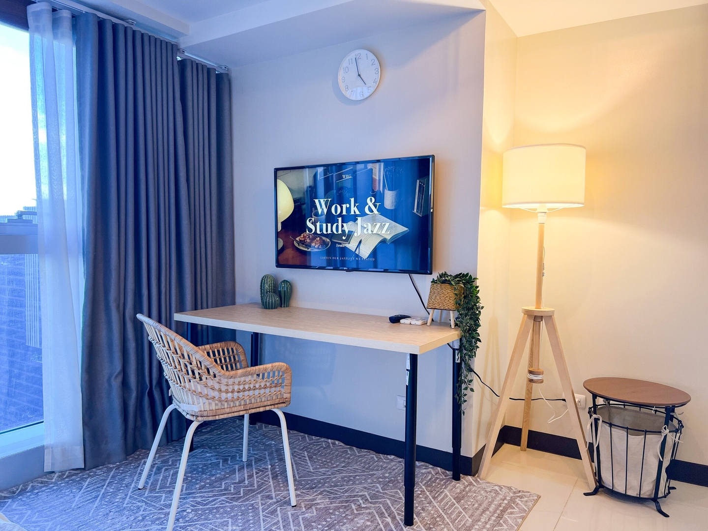 Prime Uptown BGC | Stylish 1BR Getaway #upt1 35j 2 Chillhive Staycation