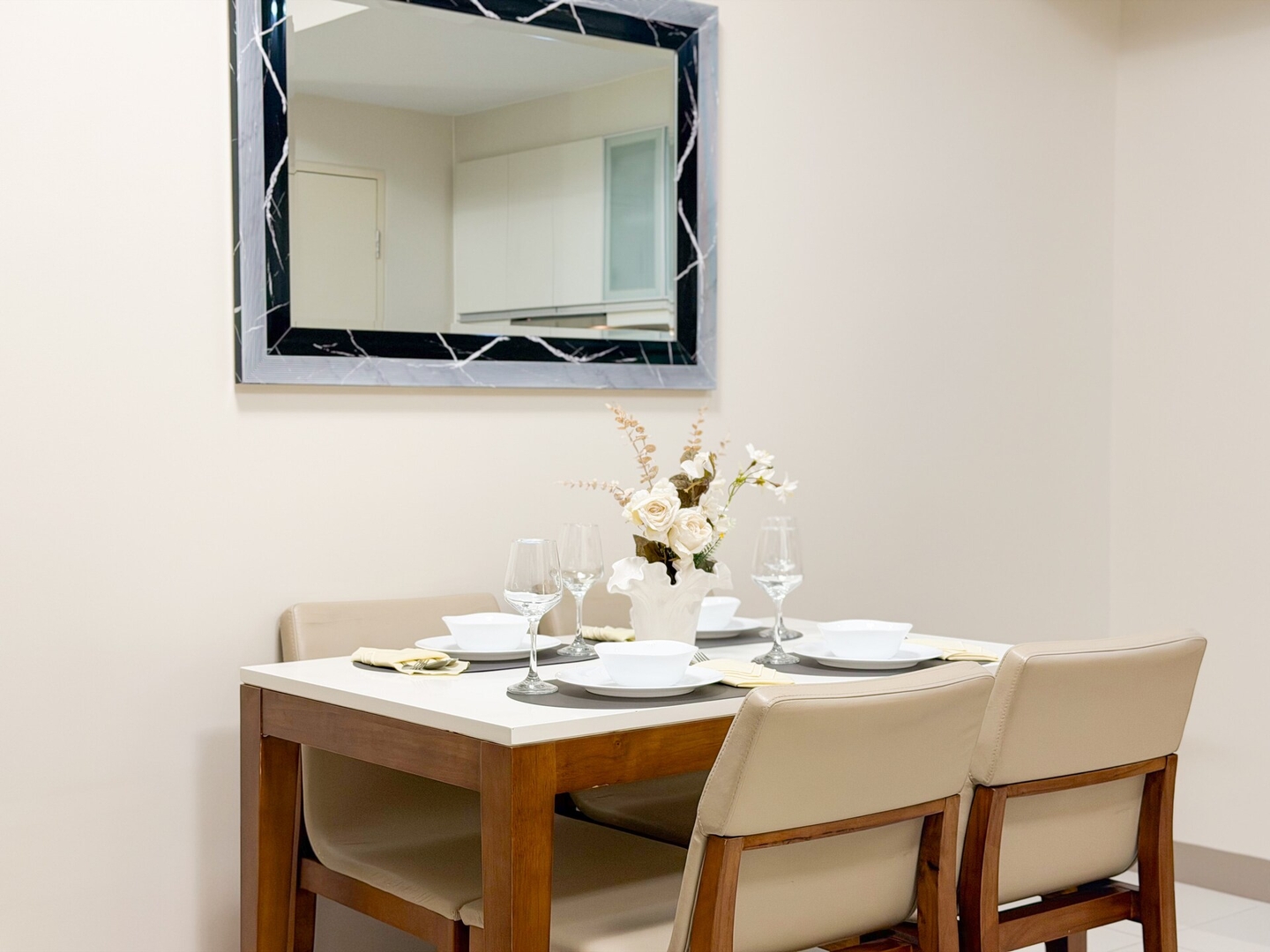 Luxe Condo in the Heart of Uptown BGC #oursw20g 15 Chillhive Staycation