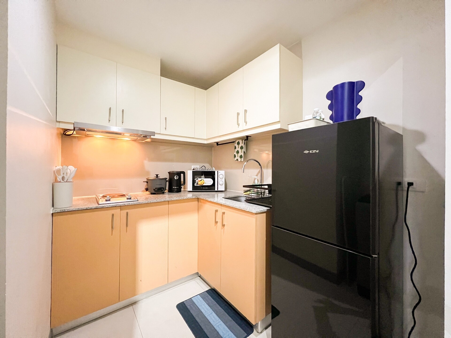 Prime BGC 1BR Near Grand Hyatt & Malls #upt215e 13 Chillhive Staycation