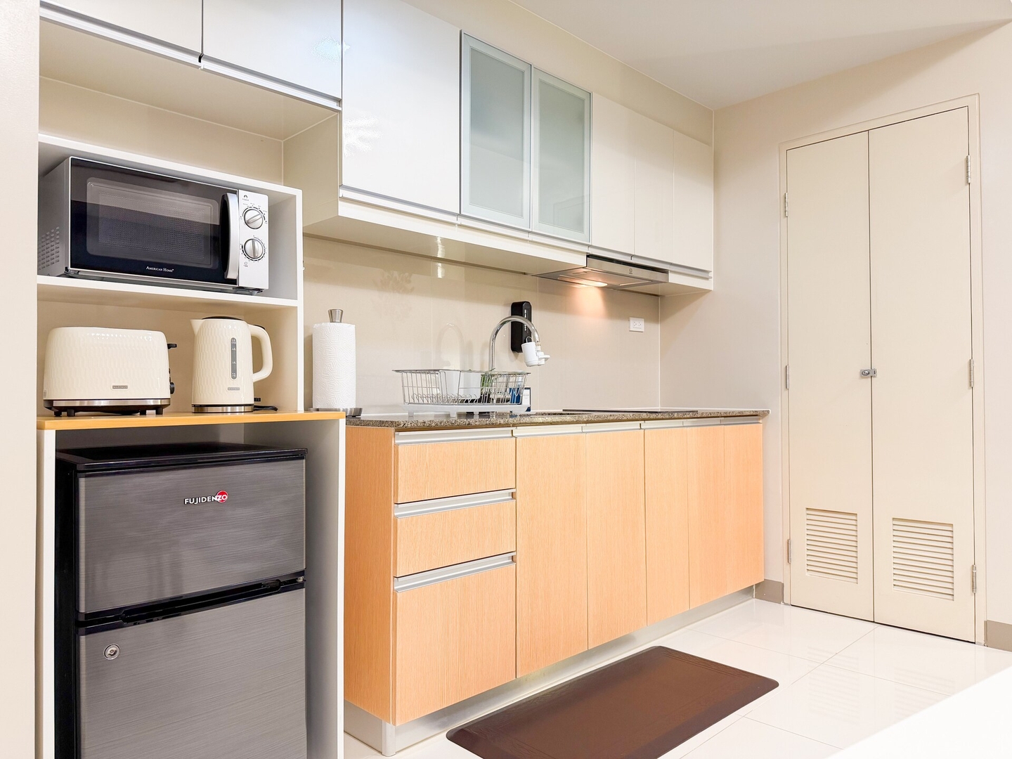 Luxe Condo in the Heart of Uptown BGC #oursw20g 19 Chillhive Staycation
