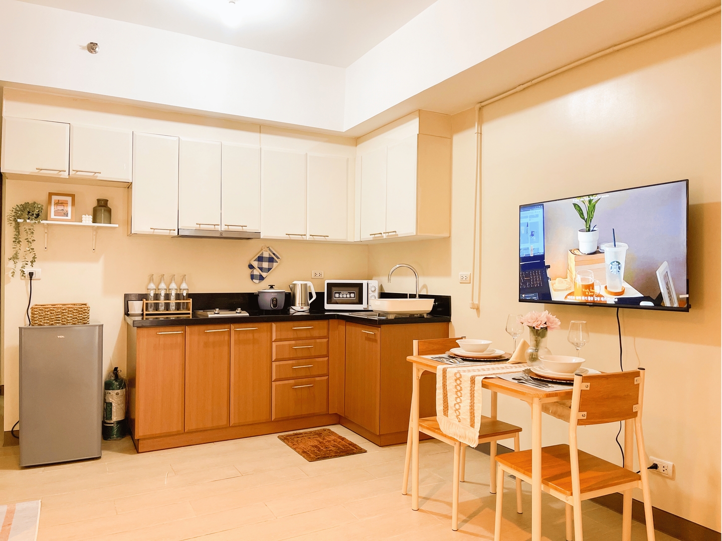 Cozy BGC Condo, Venice Grand Canal #vlrtc18e 14 Chillhive Staycation